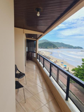 Apartamento Pé na Areia, a 12 min do Beto Carrero